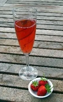 strawberry wine glass